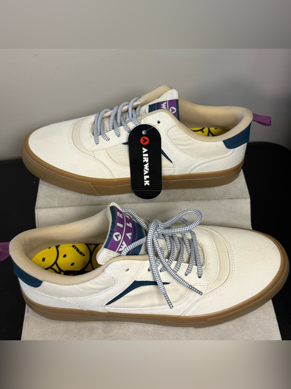 Airwalk Men's White Canvas Low-Top Sneakers with Gum Sole size 10.5, NWT - Picture 2 of 6